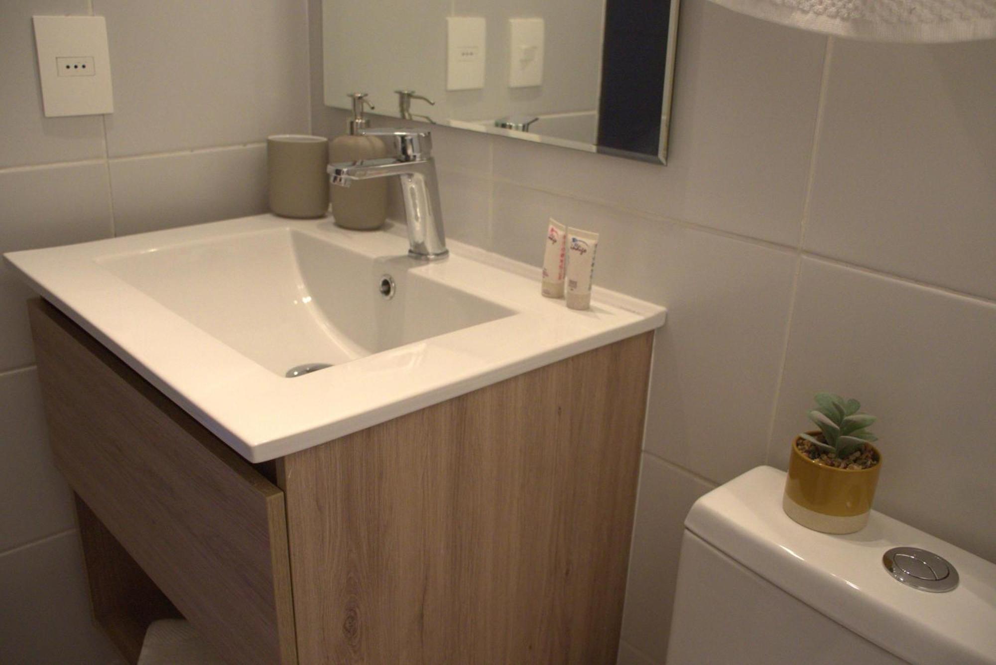Hom 2d2b 3pax Cerca Del Metro Santa Lucia Sr409 Santiago